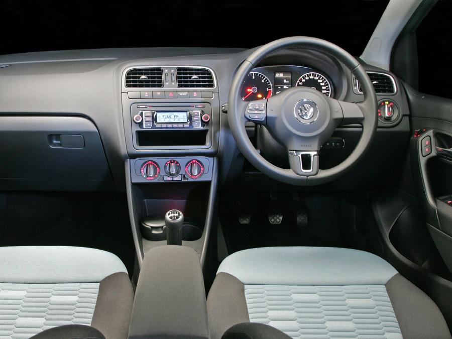  Volkswagen Polo 5-Door BlueMotion 2010 года  (фото 2 из 5)